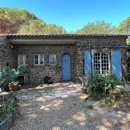 Vila Golfe De St Tropez Mas Provencal Bord De Patio Et Piscine *
